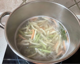 Foto del paso 1 de la receta: Fusilli pugliesi tris con atún y champis