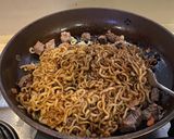 Foto langkah ke 8 dari resep Jjapaguri Ram-don with steak, from Parasite K-drama 🍜.