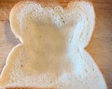 Foto langkah ke 3 dari resep Fruit Cheese Toast.