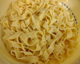 Foto del paso 4 de la receta: Tagliatelle con picantón asado en crema de queso