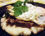 Foto del paso 6 de la receta: Torto de maíz con ternera, pimientos y huevo