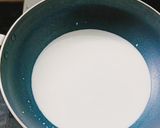 A picture of step 1 of Simple Oats kheer without sugar.