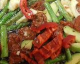 A picture of step 4 of Avocado, Asparagus tomato with Grated mozarella Dish.
