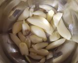 A picture of step 1 of Garlic ki chutney.