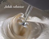 Foto langkah ke 3 dari resep Bolu Gaplek Saus Karamel ala Rianti Kitchen.
