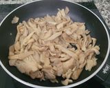 Foto del paso 2 de la receta: Gírgoles salteadas con aceite de Olesa de Montserrat