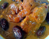 Foto del paso 13 de la receta: Cordero guisado en salsa reducida de dos cebollas con pasas