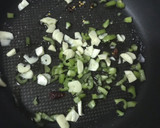 Foto del paso 2 de la receta: Gulas con pimientito y huevo al horno