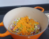 Foto del paso 2 de la receta: Arroz integral caldoso con verduras, shiitake y miso
