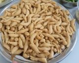 A picture of step 1 of Dahi phulki.