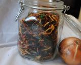 A picture of step 26 of Crispy-colourful fried onions (Persian piaz dagh).
