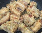 Hình bước làm 2 của món Thịt ba rọi muối sả chiên