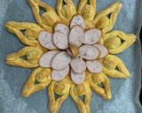 Hình bước làm 4 của món Bánh hoa hướng dương biến thể phiên bản pizza :)