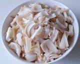Hình bước làm 1 của món MÍT non trộn kiểu Quảng Trị (Mít thấu)