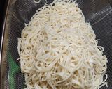 A picture of step 1 of Veg Hakka Noodles.