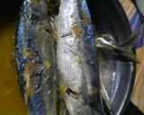 Foto langkah ke 2 dari resep Ikan Pindang Bumbu Sambal.