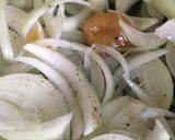 Foto del paso 3 de la receta: Quiche de berenjena, cebolla caramelizada y champiñón