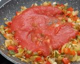 Foto del paso 2 de la receta: Salmón con tomate y verduras