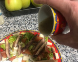 Foto del paso 4 de la receta: Ensalada de caballa, lechuga tomate, queso y aguacate