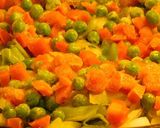 A picture of step 2 of Spring roll with veggies.