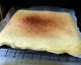 A picture of step 3 of Cream Chese And Fruits Roulade.