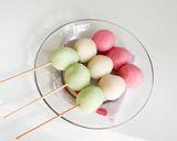 Foto langkah ke 8 dari resep Hanami dango | 113 kalori / tusuk | cemilan diet.
