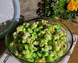 Foto langkah ke 5 dari resep Popcorn Caramel Pandan.