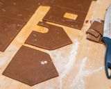 Mézeskalács házikó készítés recept fázis 6 fotója