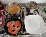 Foto del paso 1 de la receta: Fettuccine de espinacas con salmón y gambas