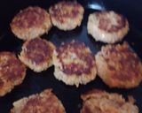 Foto del paso 4 de la receta: Hamburguesas de carne de cerdo y lentejas con papas casi al horno
