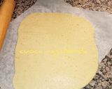 Foto del passaggio 3 della ricetta Calze e scopette della Befana di pasta frolla senza uova