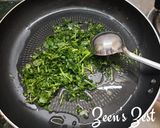 A picture of step 1 of Cabbage Methi.