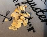 Une image de l'étape 2 de Piments verts à l'ail mariné et vinaigre de cidre.