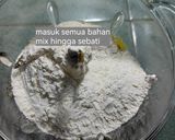 Gambar langkah 2 resipi Apam Susu.