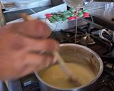Foto del paso 2 de la receta: Glaseado espejo aplicado a una receta Karla Bautista