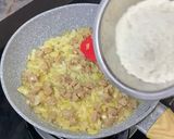 Foto langkah ke 3 dari resep Creamy Saikoro Chowder.