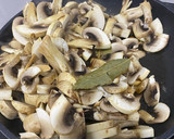 Foto del paso 2 de la receta: Salsa de Champiñones 🍄