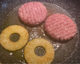 Foto del paso 3 de la receta: Burger con piña al curry y guacamole de jalapeño