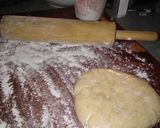 A picture of step 2 of Sunshine caramel apple pie.