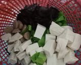 Foto langkah ke 1 dari resep Sup Tahu Sawi.