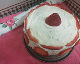 Foto del paso 7 de la receta: Tarta de fresas con nata🍓🍰