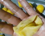 Foto langkah ke 4 dari resep Bolen Pisang Coklat.