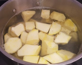 Foto del paso 1 de la receta: Salmón al horno sobre puré de boniato con ensalada