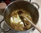 Une image de l'étape 2 de Soupe de légumes au curry.