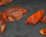 Foto del paso 1 de la receta: Tostas de tomate confitado y pollo