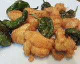 Foto del paso 10 de la receta: Buñuelos de rape y langostinos con pimientos del padrón 