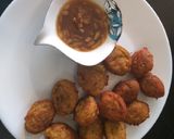 A picture of step 2 of Moong dal and oats pakory.