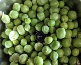 A picture of step 2 of Peas parantha.