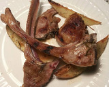 Foto del paso 7 de la receta: Chuletillas de cordero, a la plancha con patatas al ahorno