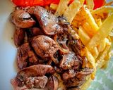 صورة لخطوة 2 من وصفة كبدة الدجاج بالبصل والثوم🧄🧅🌯